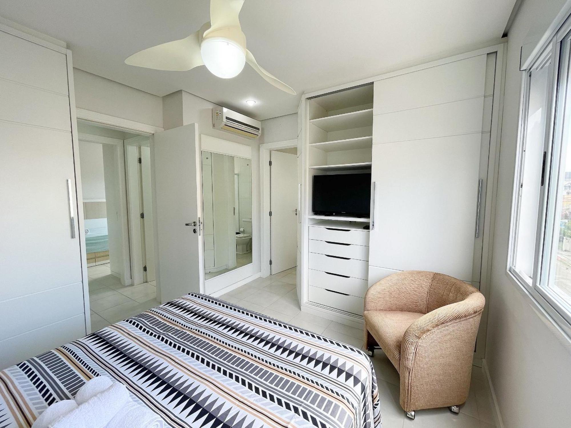 Ape Com A/c, Elevador E Garagem Em Canasvieiras